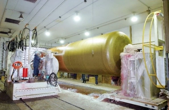 Máy phun phủ FRP